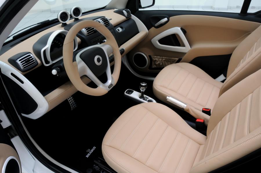 Интерьер Smart ForTwo Tailor Made by Brabus 2009 года  (фото 4 из 15)